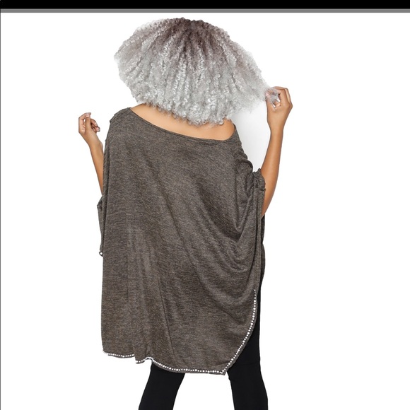Olive green poncho - Picture 2 of 4